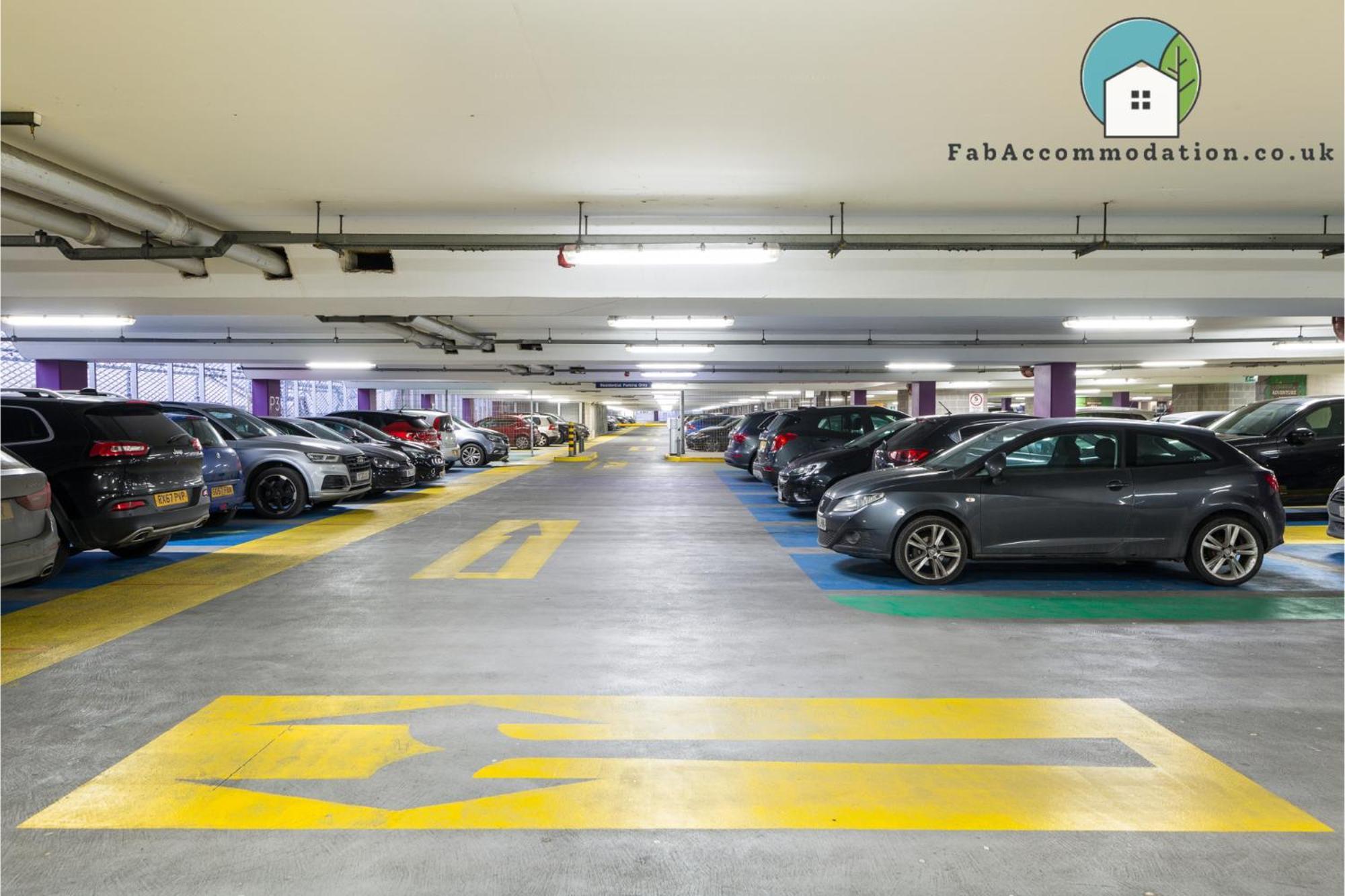 Amazing Flat-Parking Available-By Fabaccommodation Кардиф Екстериор снимка